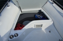  Front storage compartment 